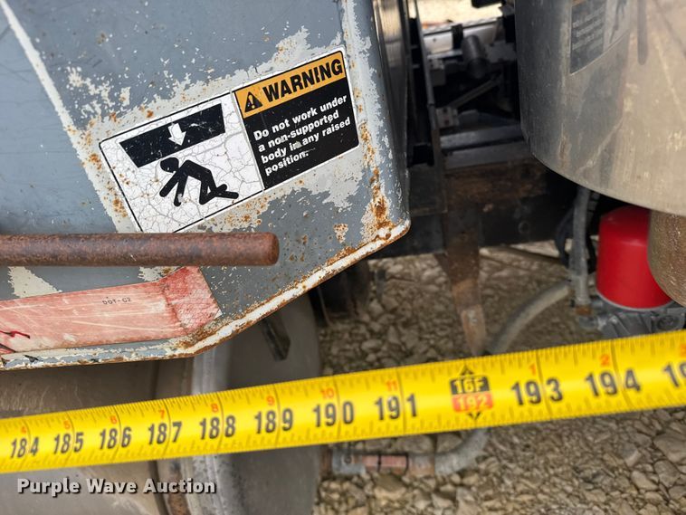 image for item EU6242 2004 Western Star dump truck