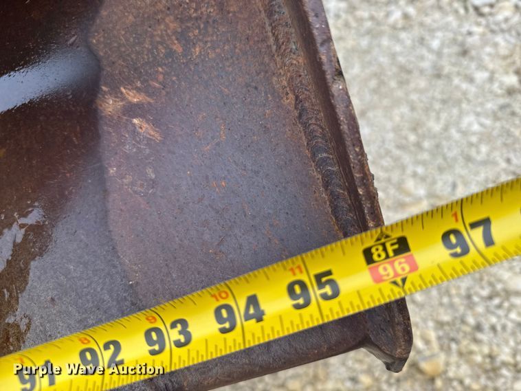 image for item EU6242 2004 Western Star dump truck