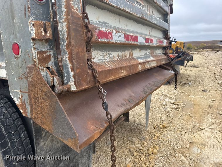 image for item EU6242 2004 Western Star dump truck