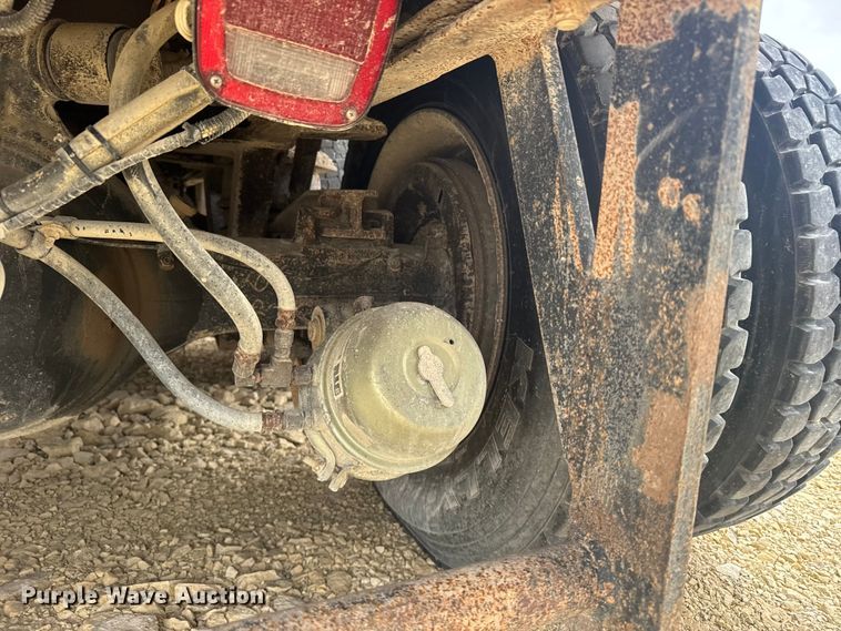 image for item EU6242 2004 Western Star dump truck