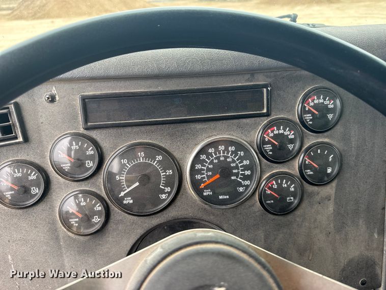 image for item EU6242 2004 Western Star dump truck