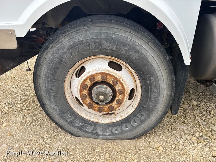 image for item EU6242 2004 Western Star dump truck