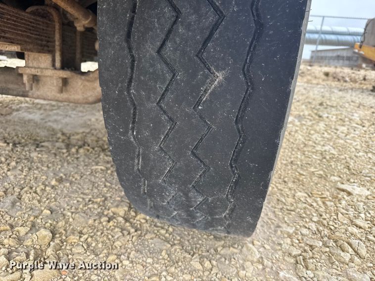 image for item EU6242 2004 Western Star dump truck