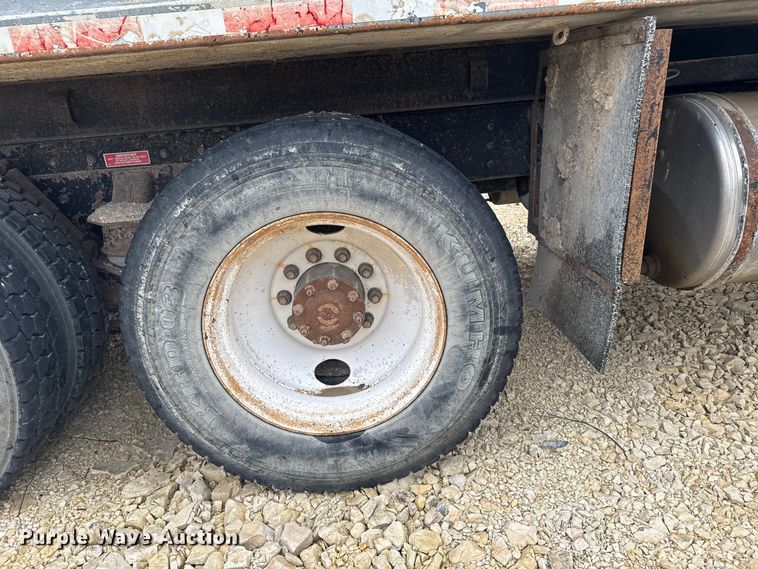 image for item EU6242 2004 Western Star dump truck