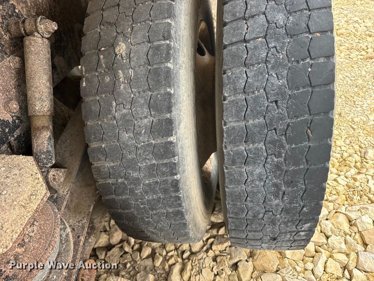 image for item EU6242 2004 Western Star dump truck