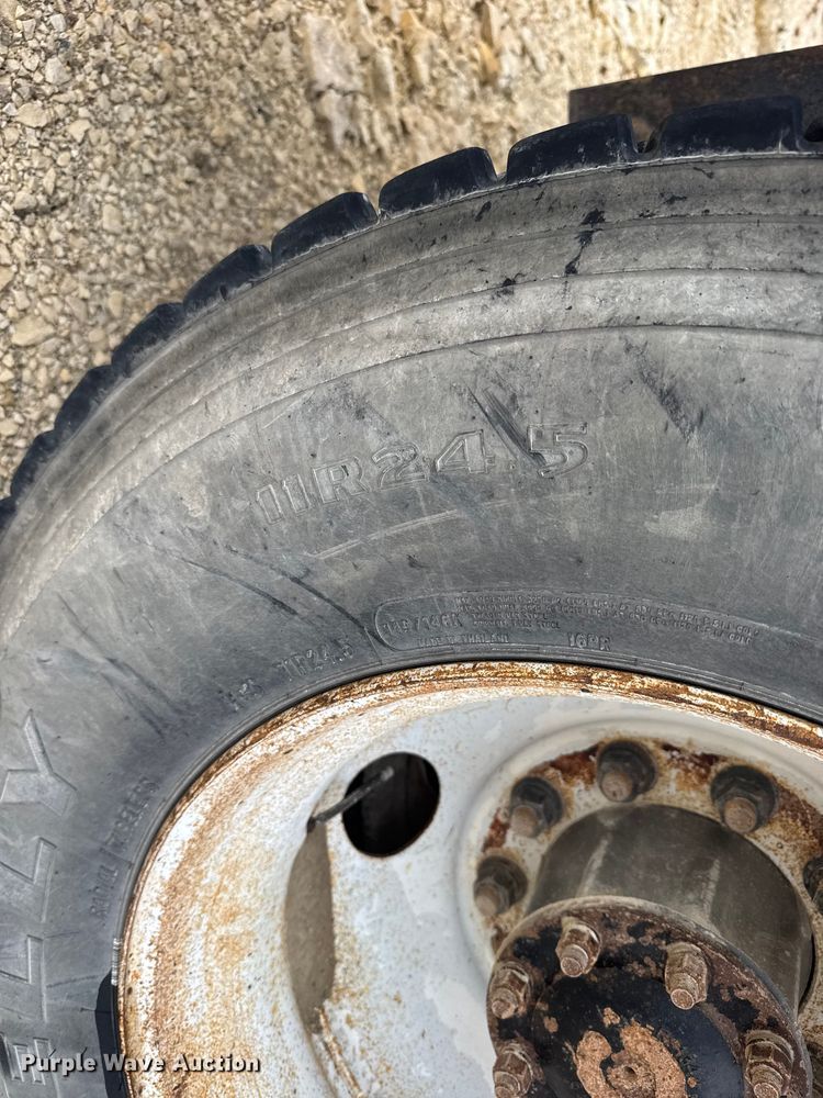 image for item EU6242 2004 Western Star dump truck