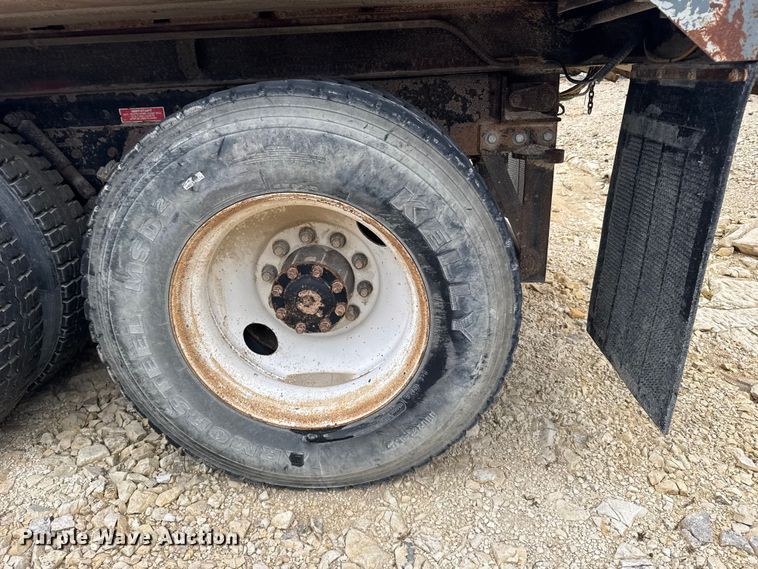 image for item EU6242 2004 Western Star dump truck