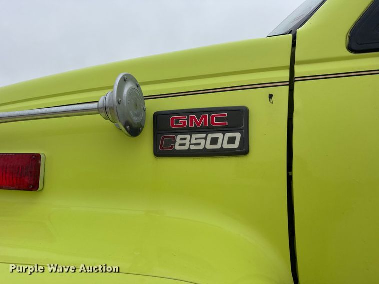 image for item EU6249 2002 GMC C8500 fire truck