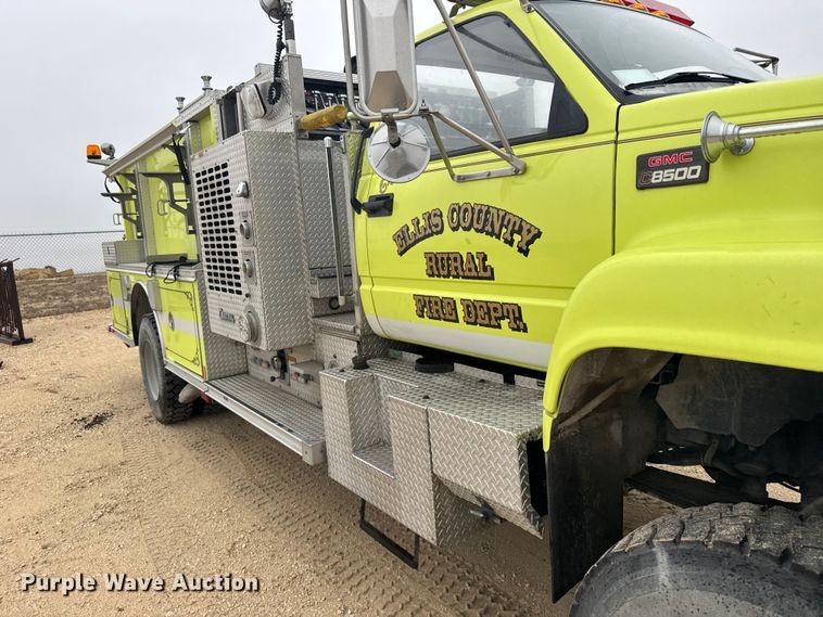 image for item EU6249 2002 GMC C8500 fire truck