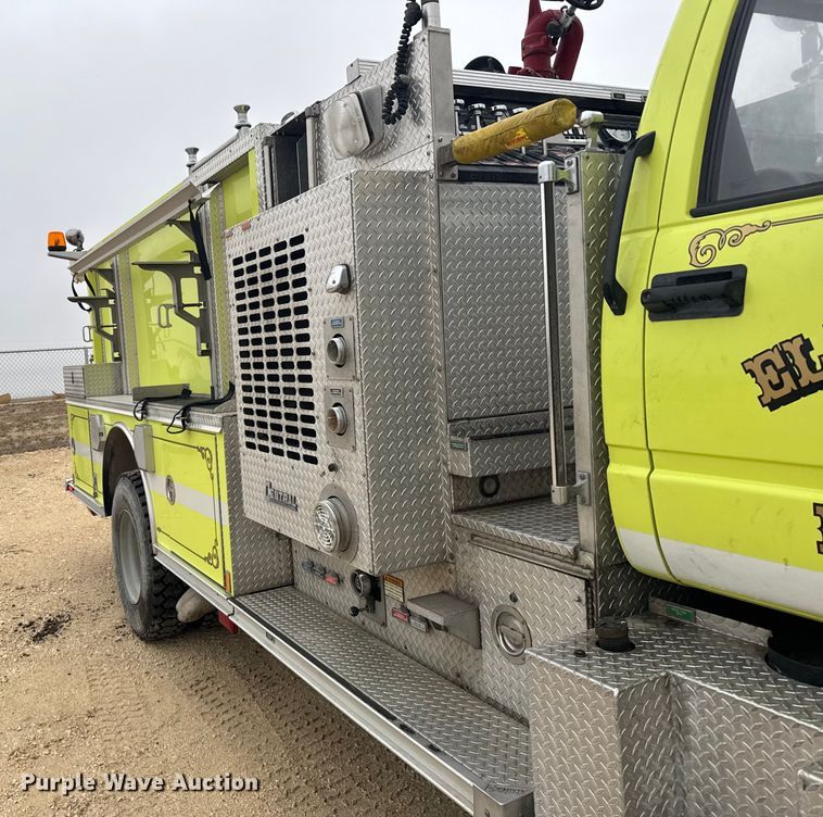 image for item EU6249 2002 GMC C8500 fire truck