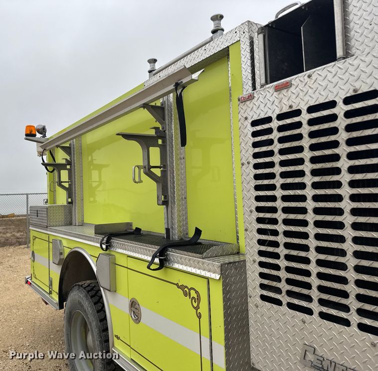 image for item EU6249 2002 GMC C8500 fire truck