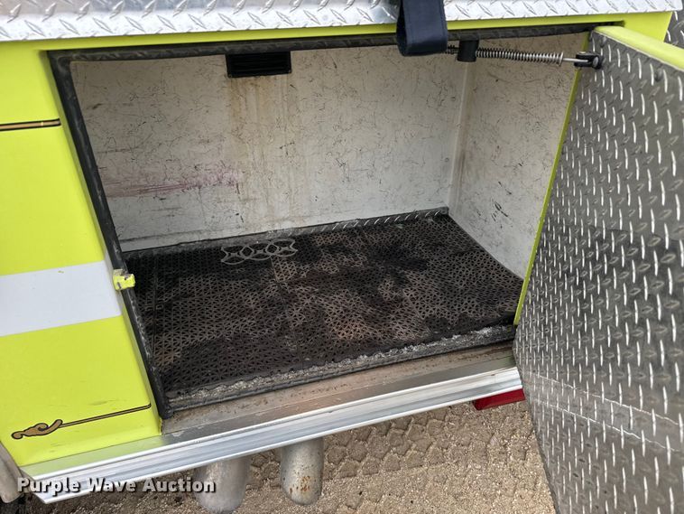 image for item EU6249 2002 GMC C8500 fire truck