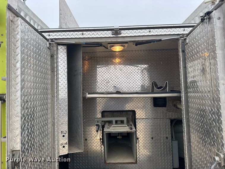 image for item EU6249 2002 GMC C8500 fire truck