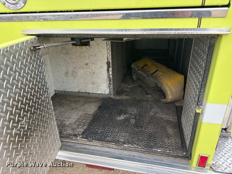 image for item EU6249 2002 GMC C8500 fire truck