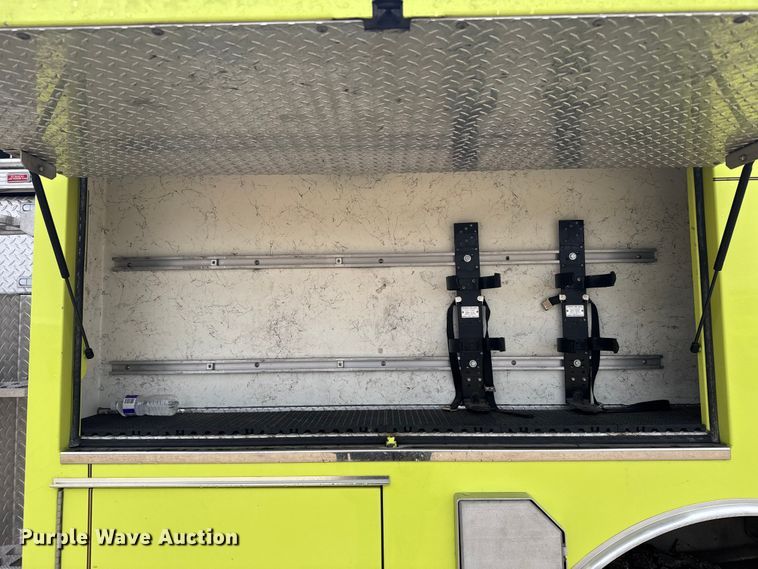 image for item EU6249 2002 GMC C8500 fire truck