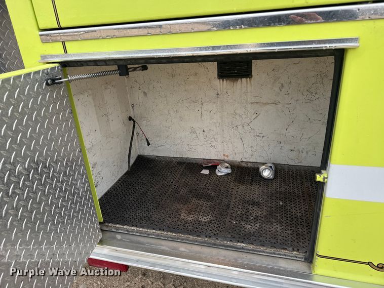 image for item EU6249 2002 GMC C8500 fire truck