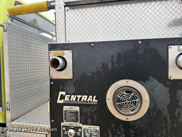 image for item EU6249 2002 GMC C8500 fire truck