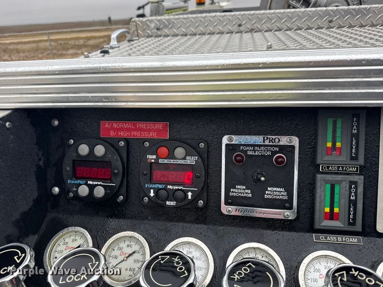 image for item EU6249 2002 GMC C8500 fire truck