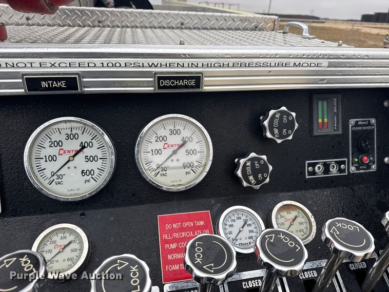 image for item EU6249 2002 GMC C8500 fire truck