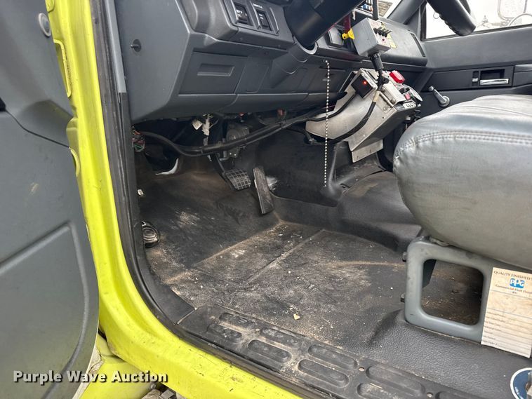 image for item EU6249 2002 GMC C8500 fire truck