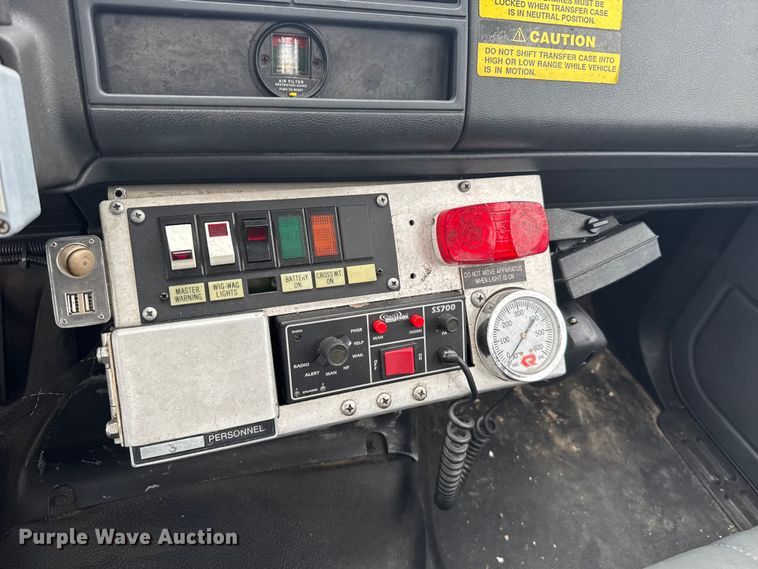 image for item EU6249 2002 GMC C8500 fire truck