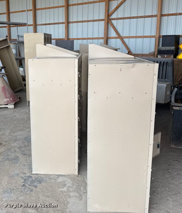 image for item EU6250 8 lockers