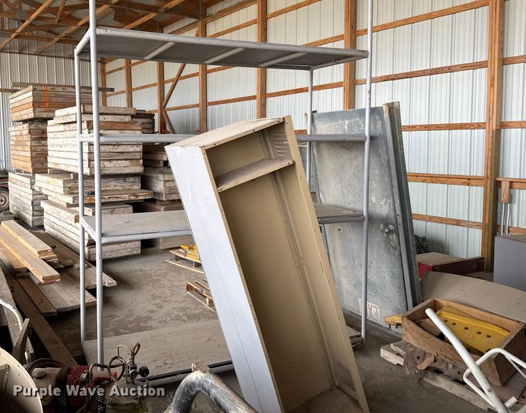 image for item EU6250 8 lockers