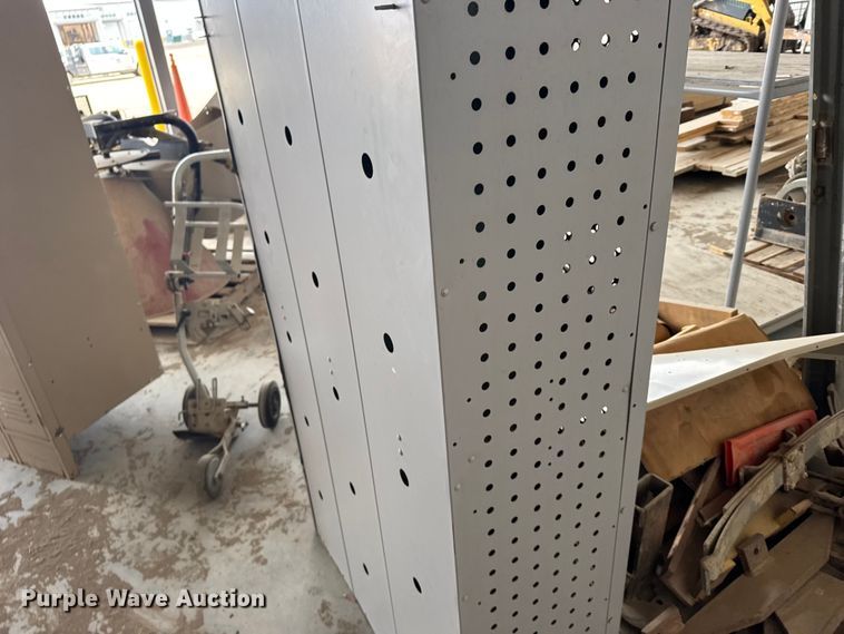 image for item EU6250 8 lockers