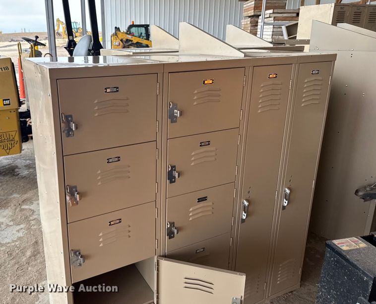 image for item EU6250 8 lockers