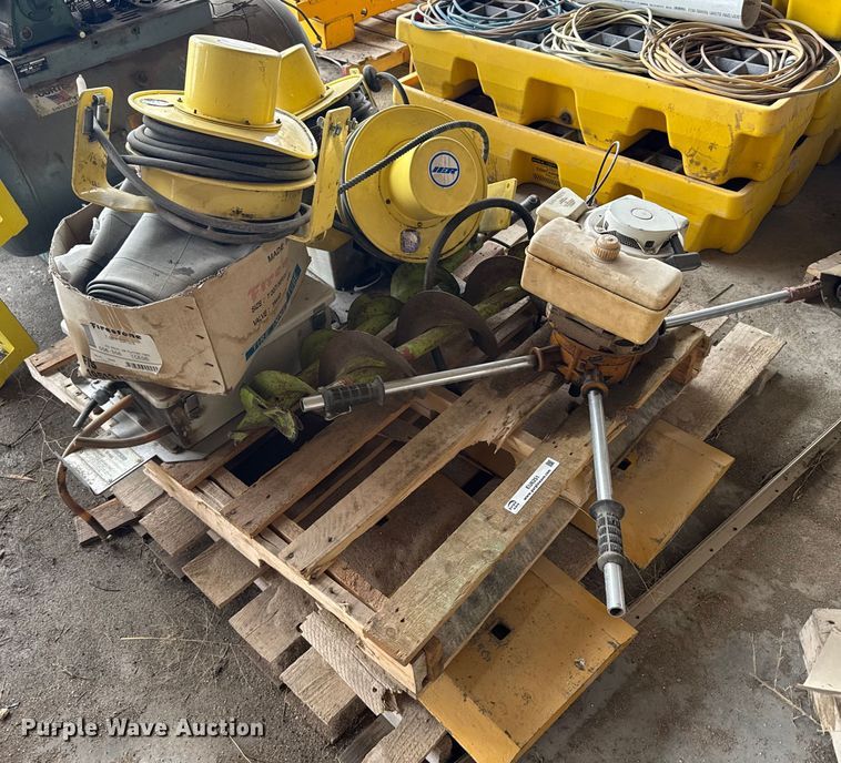 image for item EU6251 Post hole machine