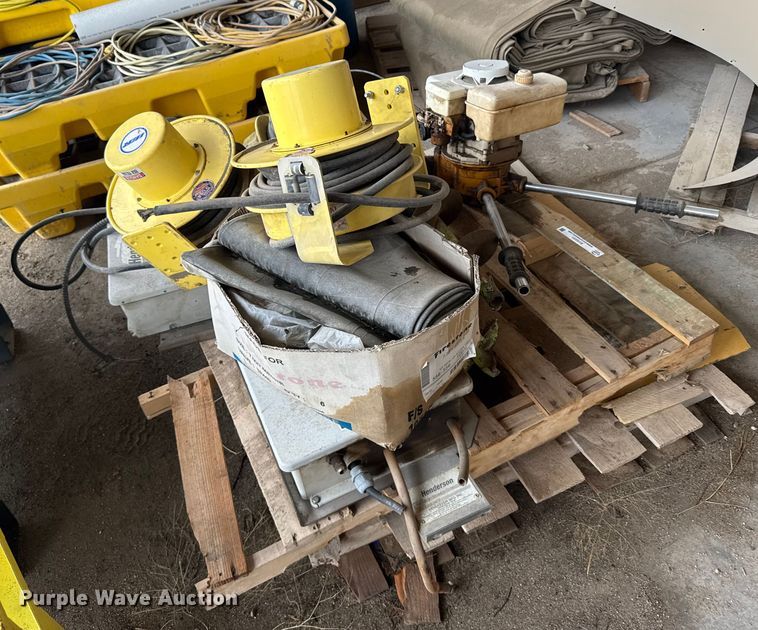 image for item EU6251 Post hole machine