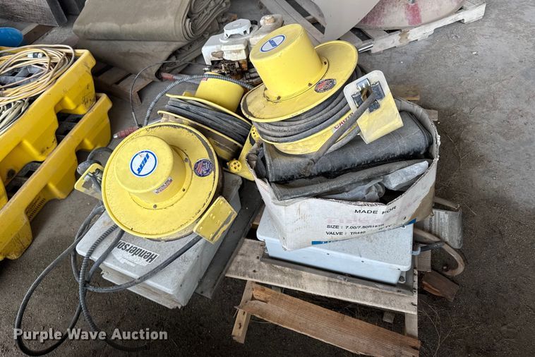 image for item EU6251 Post hole machine