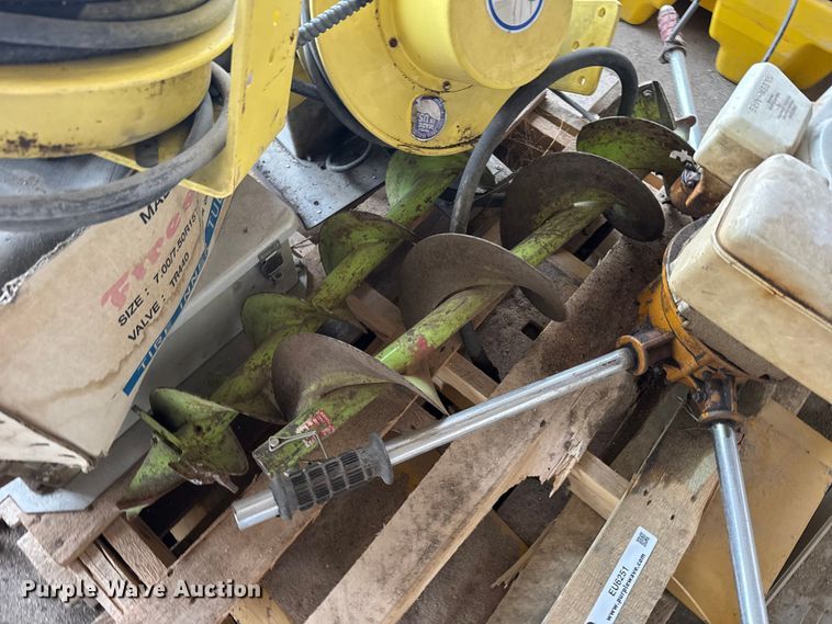 image for item EU6251 Post hole machine