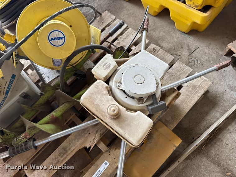 image for item EU6251 Post hole machine