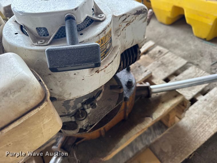 image for item EU6251 Post hole machine