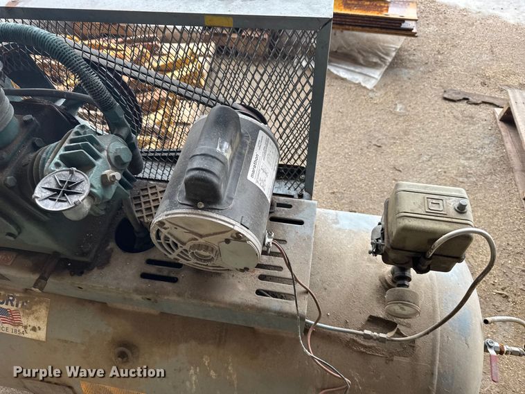 image for item EU6252 Air compressor and welder