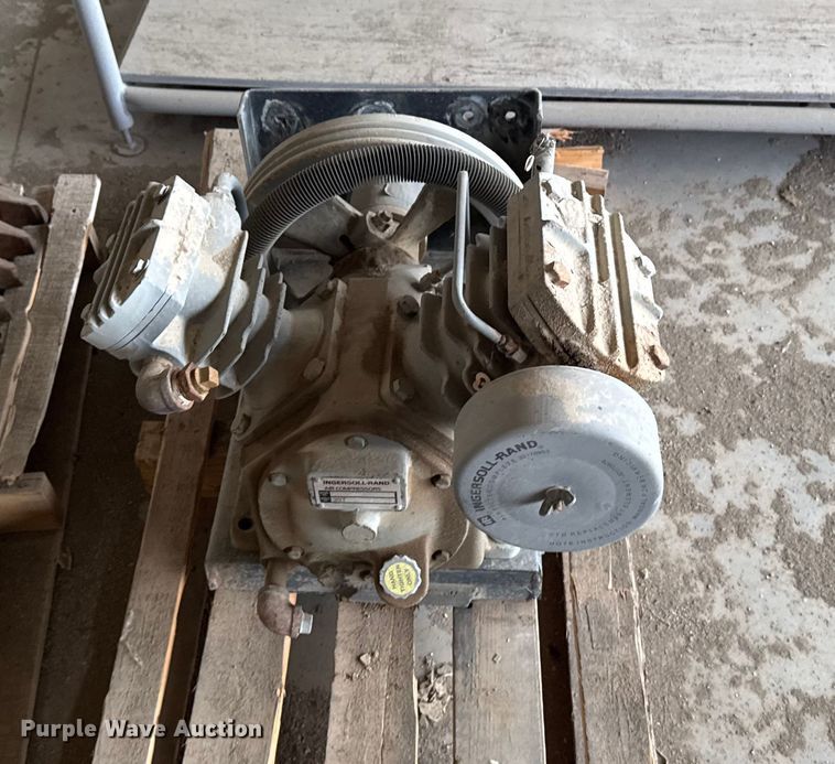 image for item EU6252 Air compressor and welder