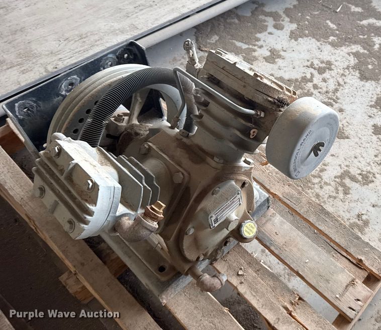 image for item EU6252 Air compressor and welder