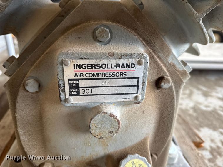 image for item EU6252 Air compressor and welder