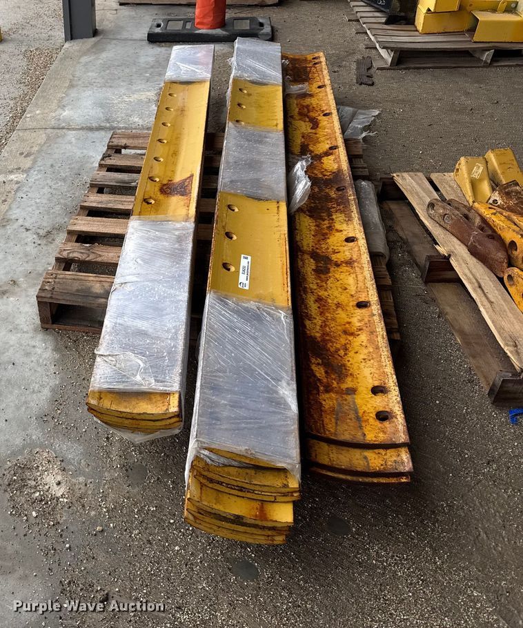 image for item EU6253 (22) motor grader parts