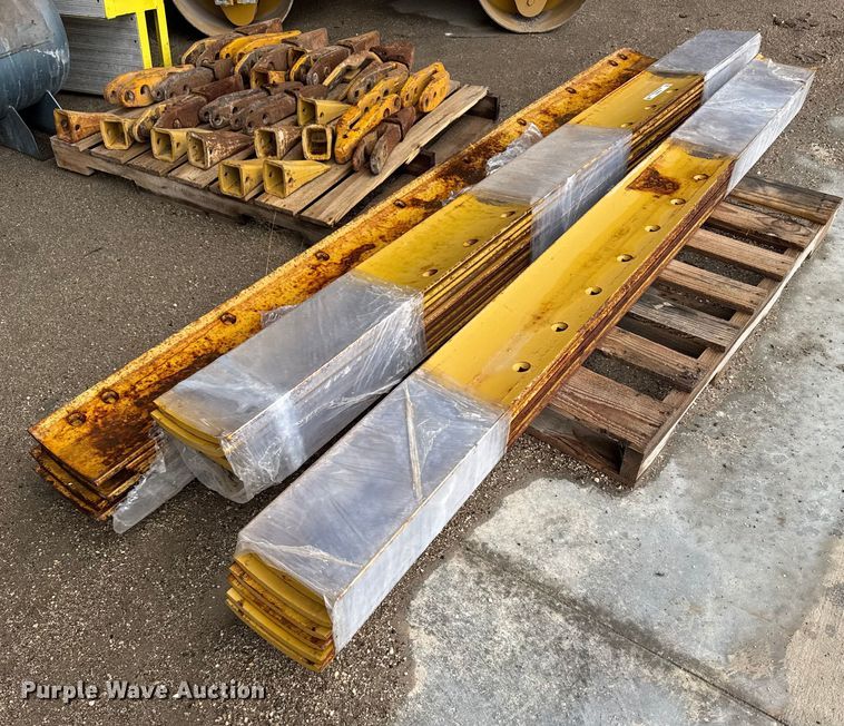 image for item EU6253 (22) motor grader parts