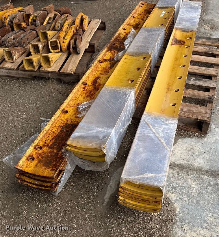 image for item EU6253 (22) motor grader parts