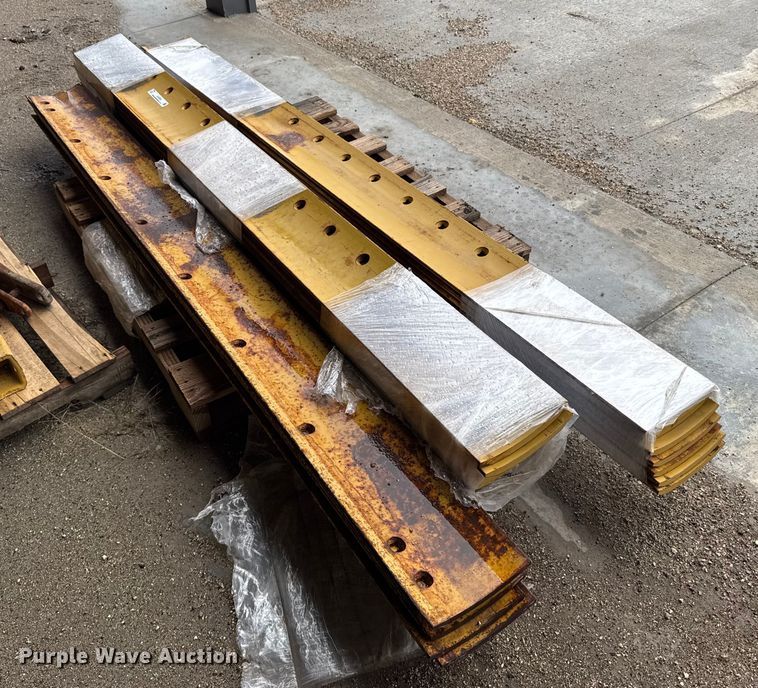 image for item EU6253 (22) motor grader parts