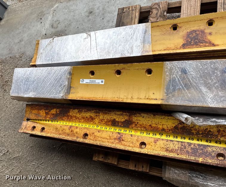 image for item EU6253 (22) motor grader parts