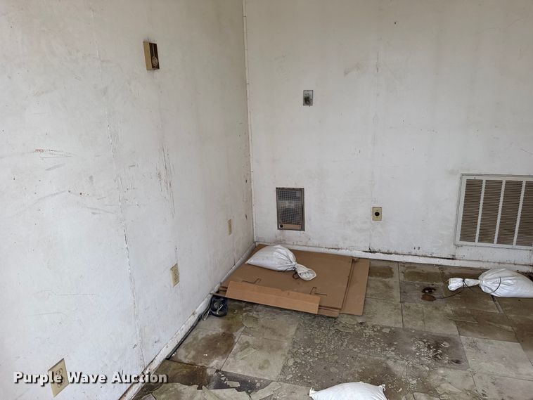 image for item EU6257 Shed