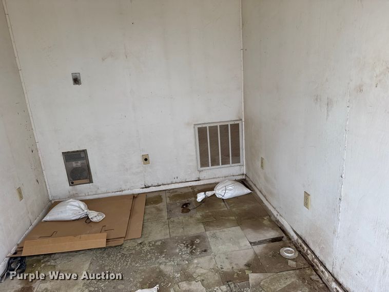 image for item EU6257 Shed