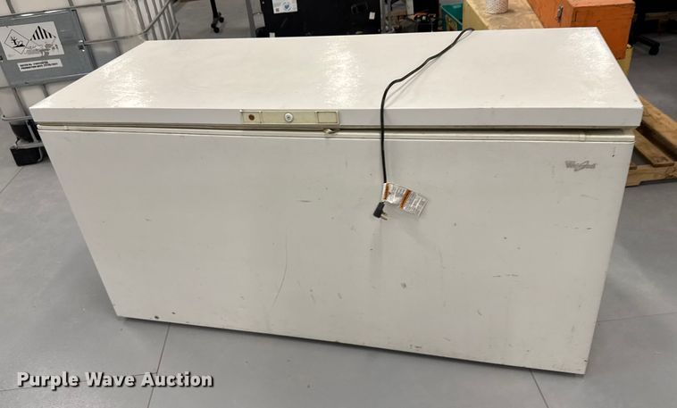 image for item EU6259 Chest freezer