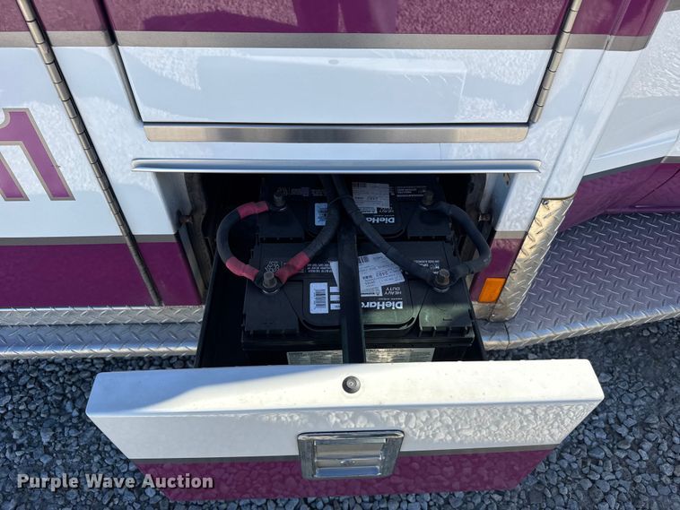 image for item EU6283 2001 Ford E450 Super Duty ambulance