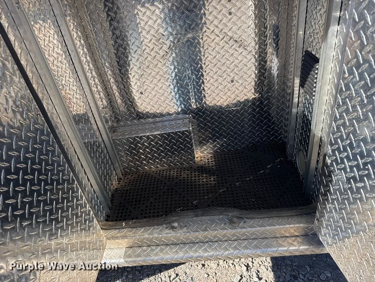 image for item EU6283 2001 Ford E450 Super Duty ambulance