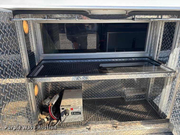 image for item EU6283 2001 Ford E450 Super Duty ambulance